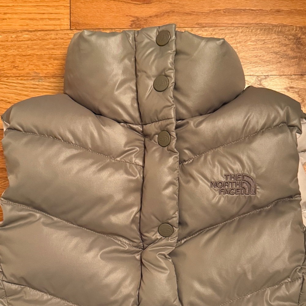 The North Face 700 Fill Down Puffer Vest Women’s Small Beige Taupe - Picture 2 of 6